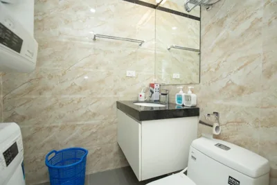 발코니가 있는 아파트 — Sumitomo10 Apartment - Lane 12 Dao Tan street